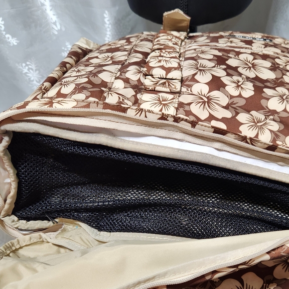 JU-JU-BE Oversized Neutral Hibiscus Print Diaper Bag with Shoulder Strap - Picture 14 of 16